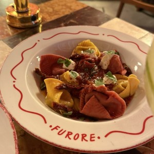 Capelleti de tomates secos y queso de cabra 
