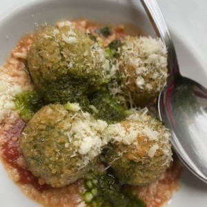 Croquetas de pasta y queso
