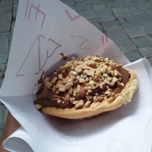 Panet con dulce de leche y maní