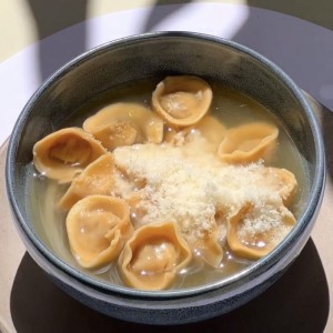 Sopa Tortelini in brodo