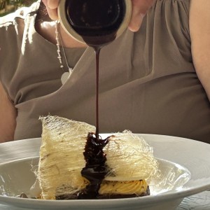 Chocolate con parchita y nube de caramelo