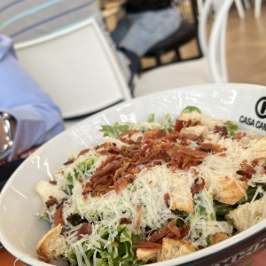 Ensalada cesar . Con varaciones pero buena 