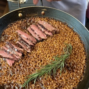Arroz con entrecot de res 