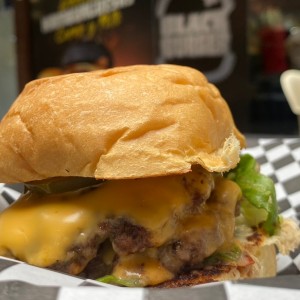 Hambuguesa de carne doble 