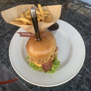 Hamburguesa con queso y toconeta
