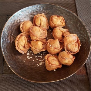 Wantones fritos rellenos de camarones (12 pcs)