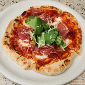 Pizza de prosciutto crudo