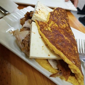 Cachapa con Pernil Y Queso, EXCELENTE!!