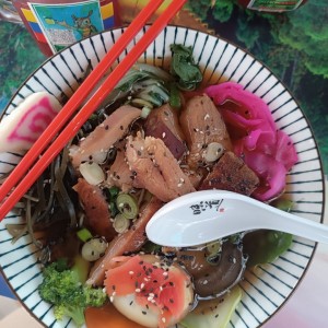 Ramen con cerdo 