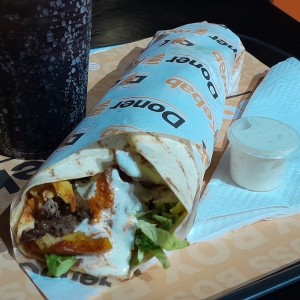 Durum Kebab, muy bueno, y esa salsita, uff!