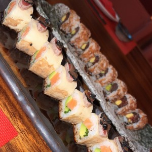 White lee roll y spicy tuna 