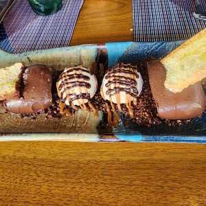 Ganache de chocolate + helado con caramelo