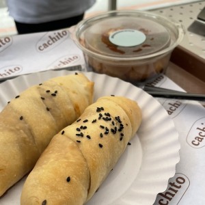Cachito de mortadela y postre