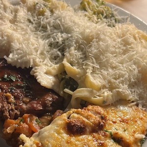 Cotoletta de Pollo y Pasta a la Crema