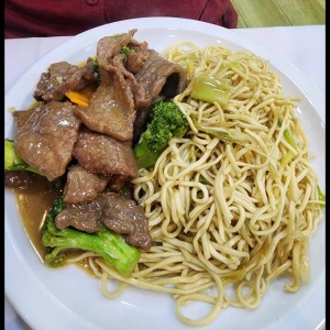 Tallarines con carne