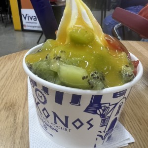 Helado con Kiwi y Fresas