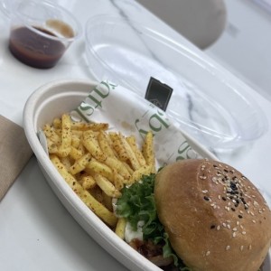 Hamburguesa con cebolla caramelizada