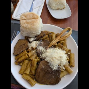 PASTA CON ASADO NEGRO TRADICIONAL