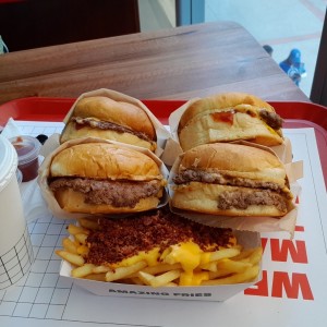 4 promos de 2$ y papas con tocineta 