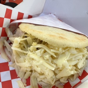 Arepa Pollo Amarillo