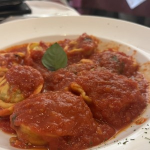 Tortelinis ricotta y espinaca