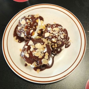 Profiteroles