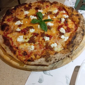 Pizza pomodori secchi