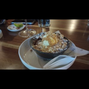 Fondat de caramelo y avellanas