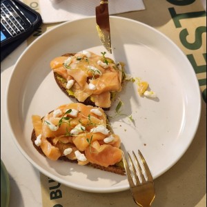 Tostadas con salmón 