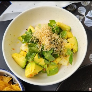 Ensalada aguacate y palmito