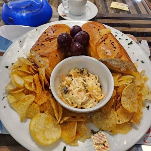 Sándwich con gouda y roast beef