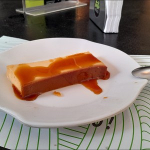 Quesillo, textura consistente.