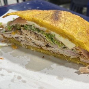 Patacon con pernil
