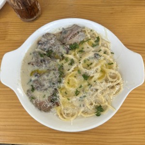 Lomito con pasta de champiñones