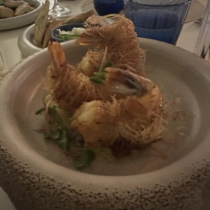 Langostinos envueltos en filo
