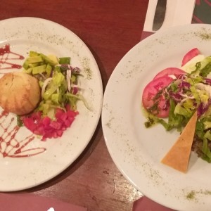 degustacion de ensalada y polvorosa de pollo