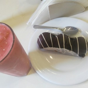 Profiterol y batido "Yoga"