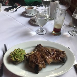 Sirloin con papa de la casa 