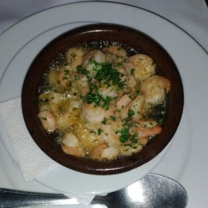 Camarones al ajillo