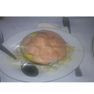 Aguacate con Camarones y salsa rosada (No recomendado)