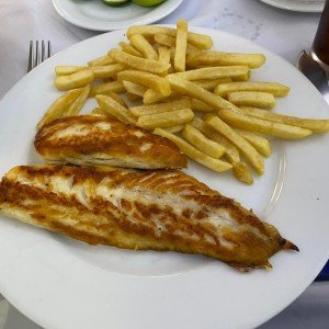 Filet de Pargo con Papas Fritas 