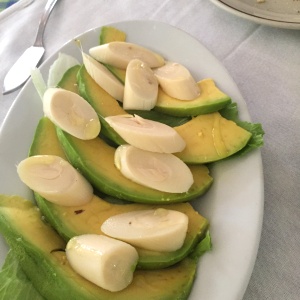 Ensalada de aguacate y palmito