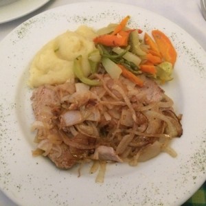 Atun encebollado