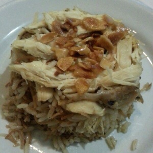 Arroz con pollo  y almendras