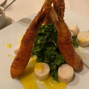 langostinos en coco con salsa de parchita