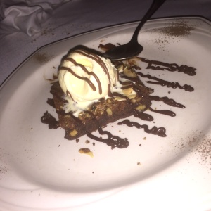 Brownie con helado