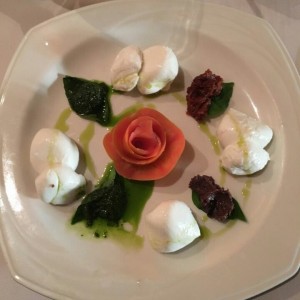 bocconcini con cuatro tipos de pesto
