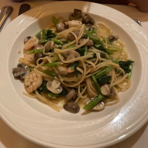 Linguini con Camarones