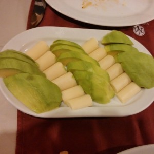 Ensalada de palmito y aguacate