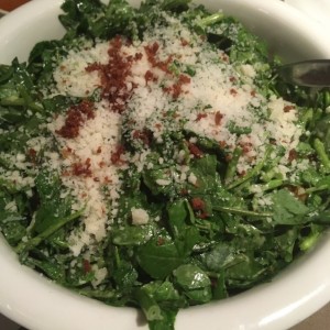 Ensalada Cesar con Berro